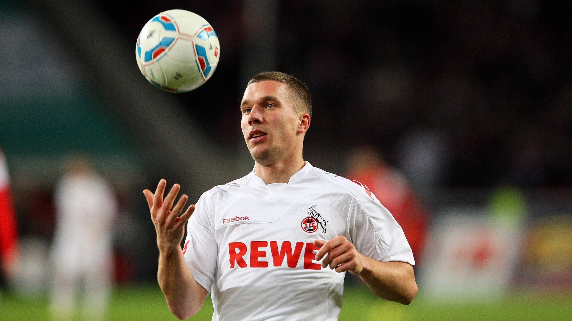 “智能裁判系统在中超首次应用，确保比赛公平”，超智能足球裁判