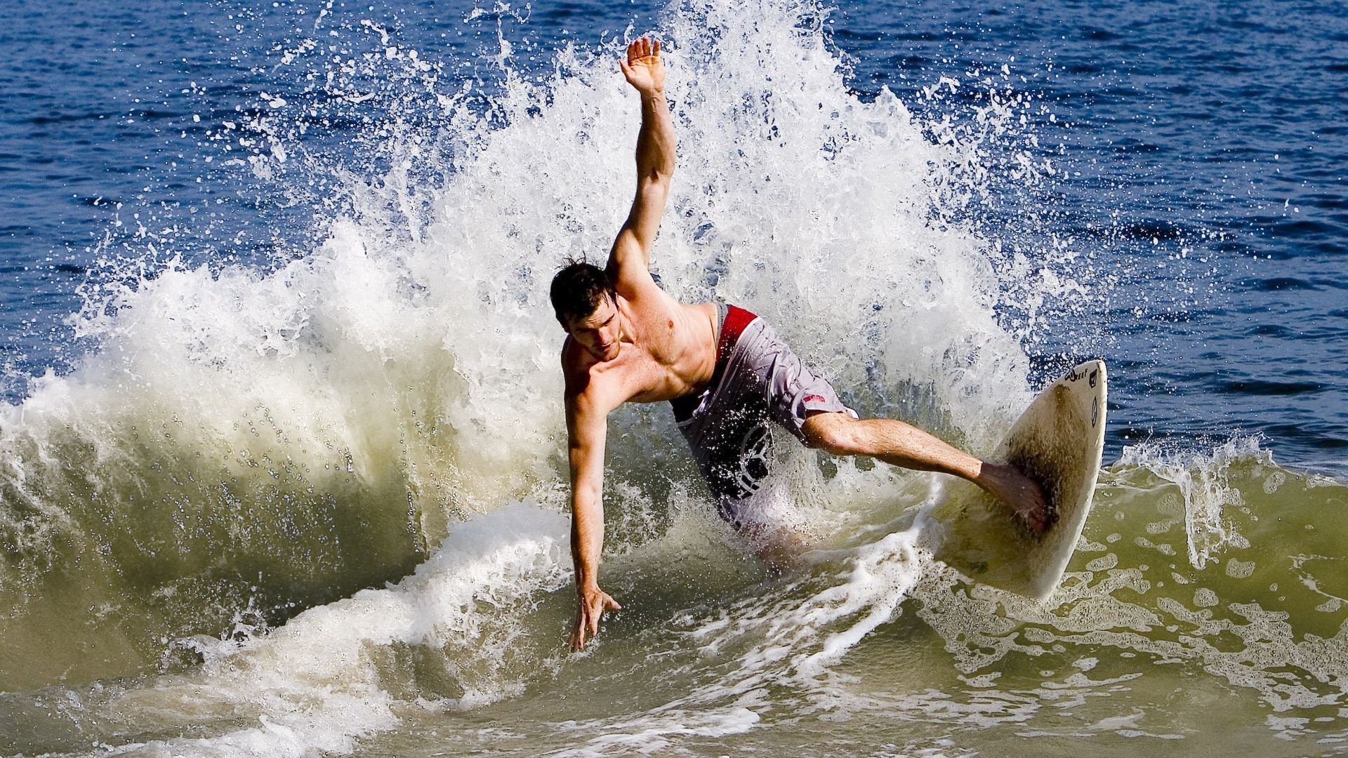 【顶尖运动员】奥沙利文：坚持不懈的训练秘诀，奥沙利文比赛练球