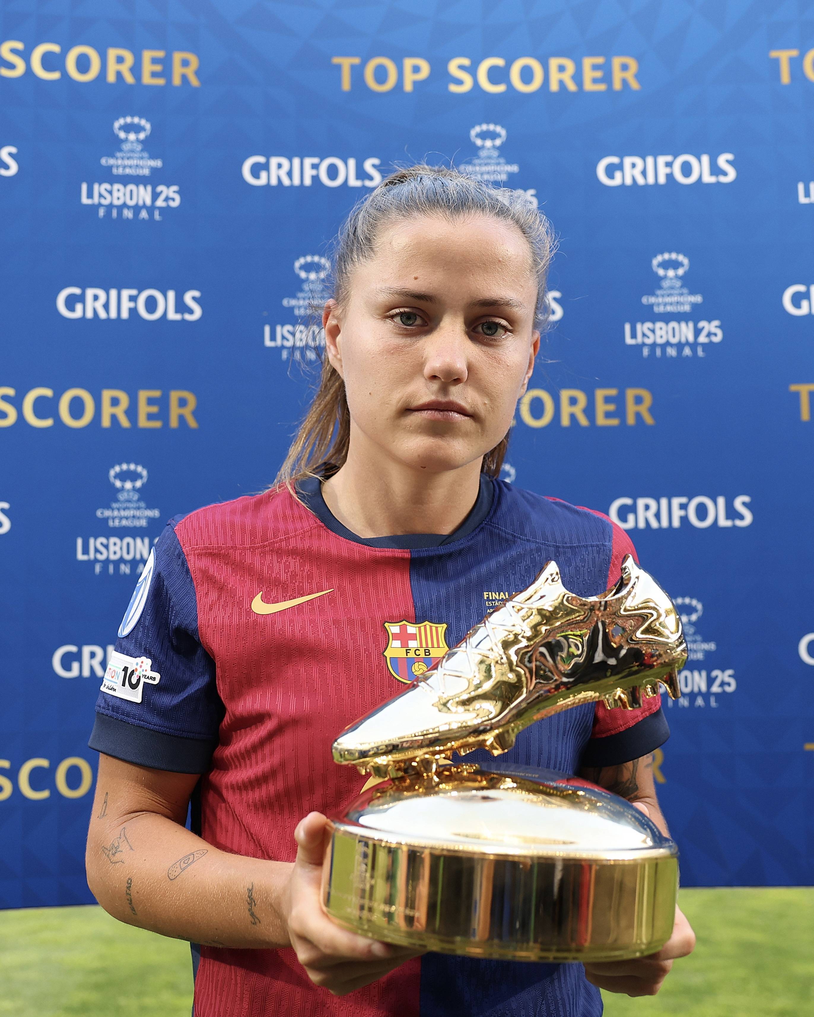 关于某女足球员月薪仅5000元,待遇引争议的信息 关于某女足球员月薪仅5000元,待遇引争议的信息